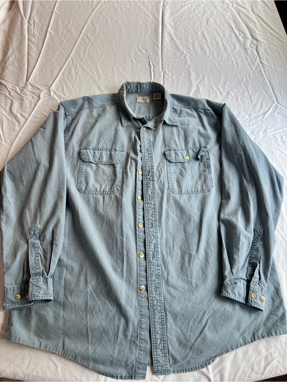 Vintage L.L.Bean Men’s XL Tall Blue Chambray Button Down Shirt
